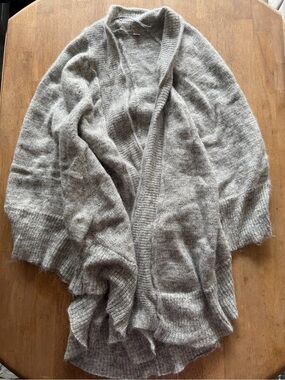 Knitted and Knotted Anthropologie Batwing Open-Front Women’s Sweater